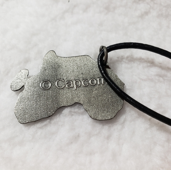 OFFICIAL RESIDENT EVIL 5 Kijuju Necklace Promo Capcom Rare - Picture 10 of 12